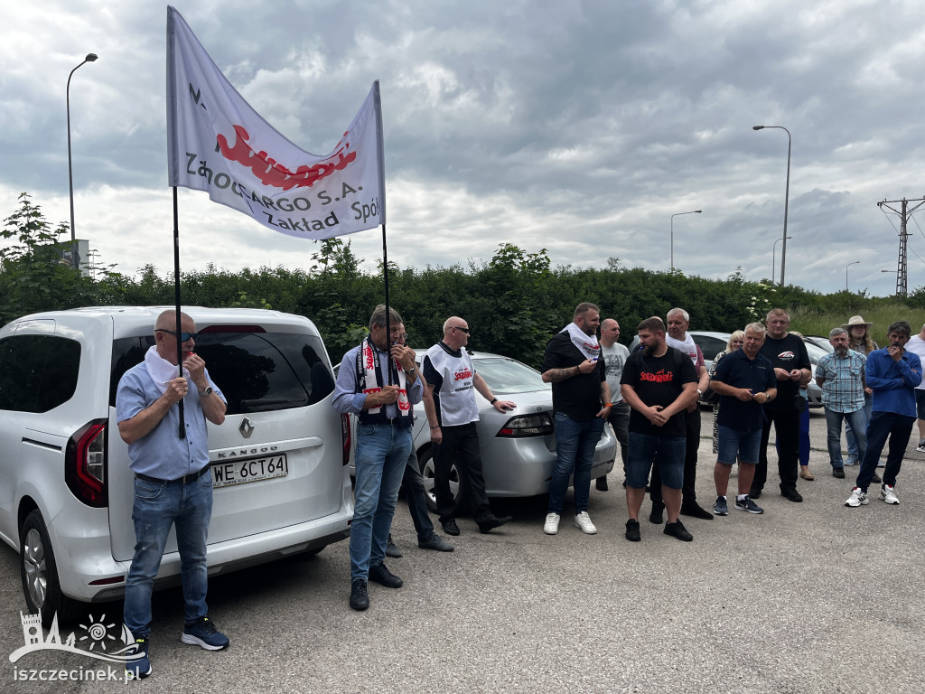 Szczecinek mówi NIE likwidacji kolei – protest w zdjęciach