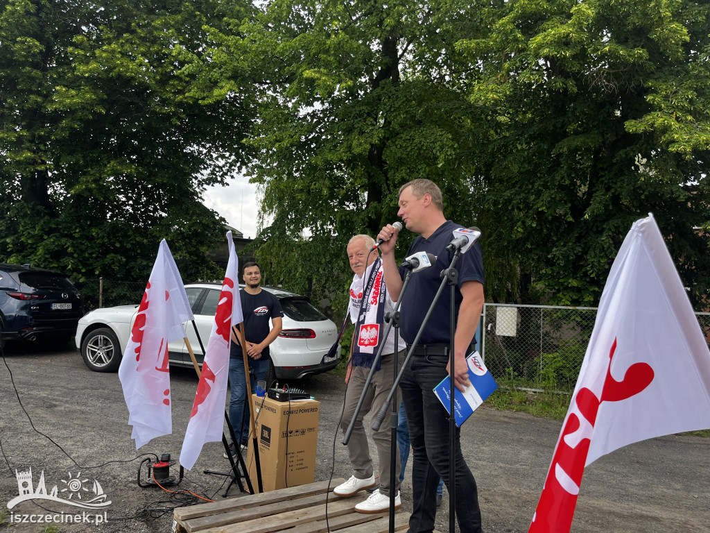 Szczecinek mówi NIE likwidacji kolei – protest w zdjęciach