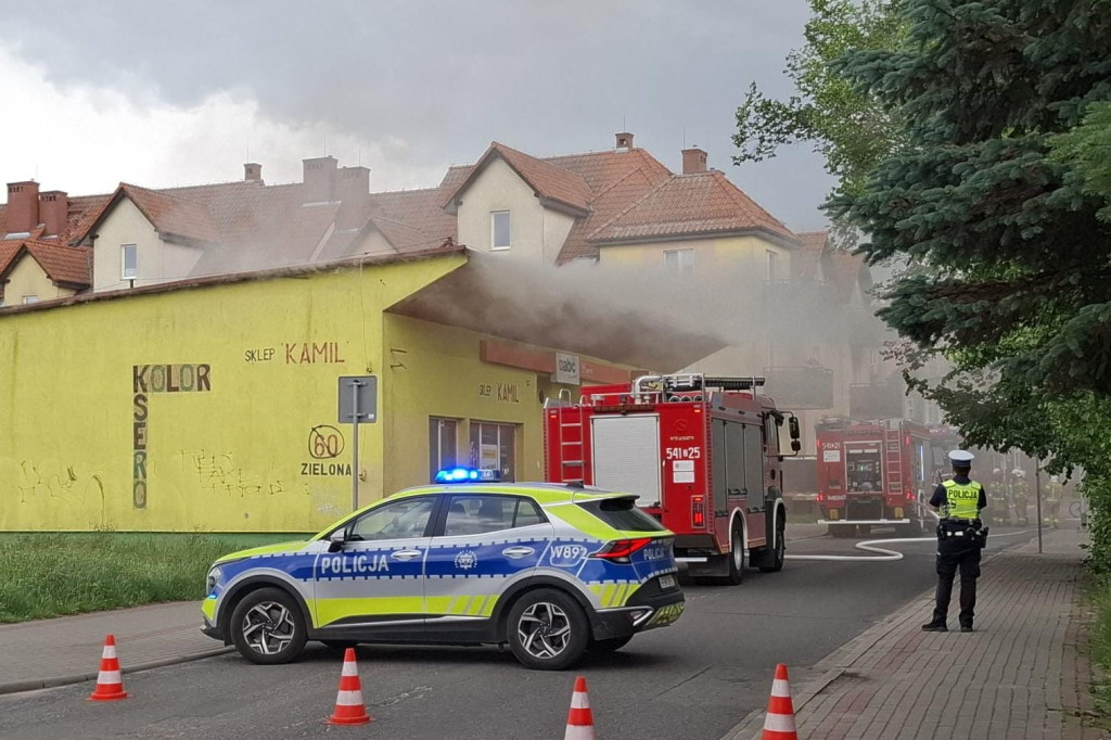 Strażacy w akcji na Zielonej – zdjęcia z pożaru