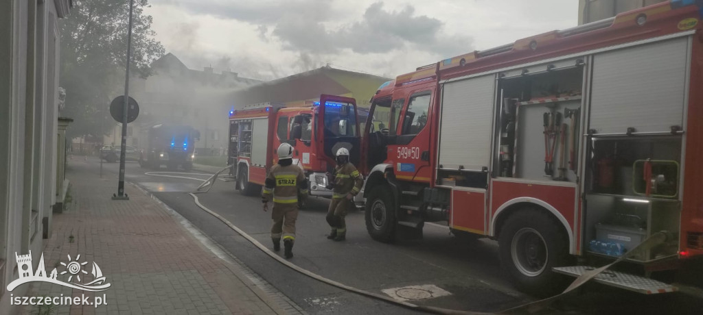 Strażacy w akcji na Zielonej – zdjęcia z pożaru
