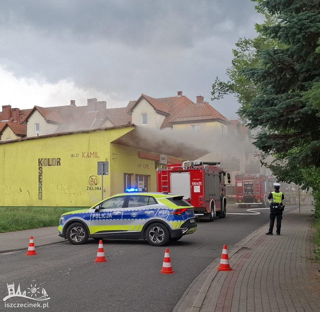 Strażacy w akcji na Zielonej – zdjęcia z pożaru