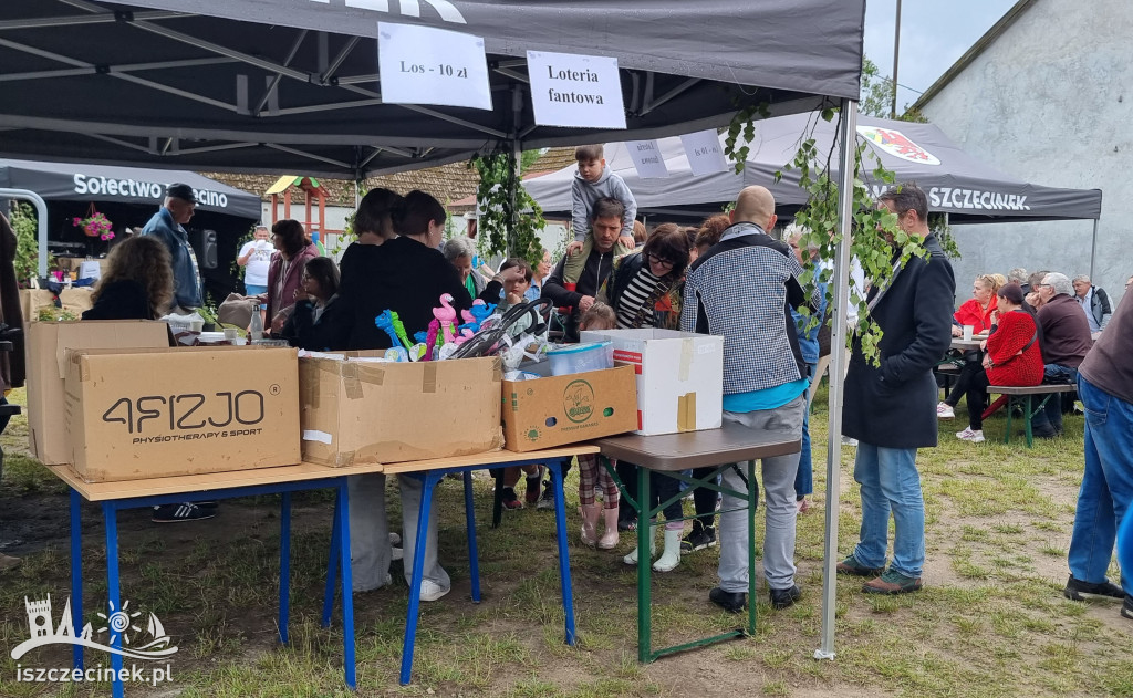Mieszkańcy Dalęcina pokazali moc wspólnoty. Zbierali na remont kościoła