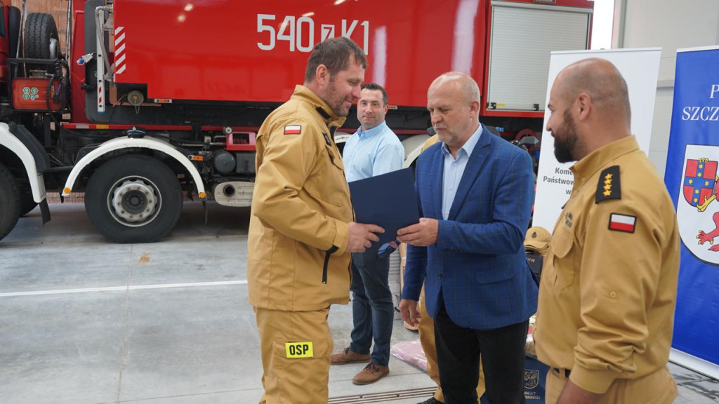 Nowoczesny sprzęt za 70 tys. zł trafił do strażaków