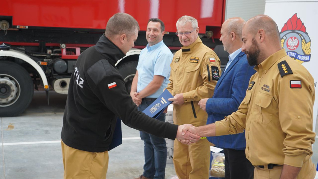 Nowoczesny sprzęt za 70 tys. zł trafił do strażaków