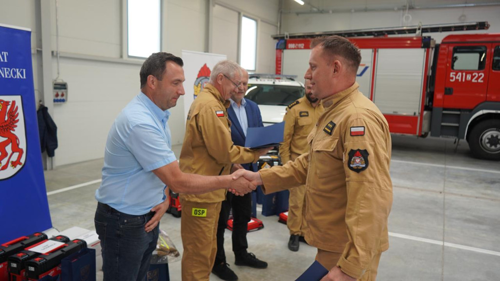 Nowoczesny sprzęt za 70 tys. zł trafił do strażaków