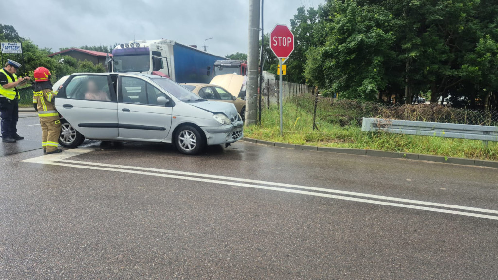 Wypadek w Wierzchowie – zdjęcia z miejsca zdarzenia