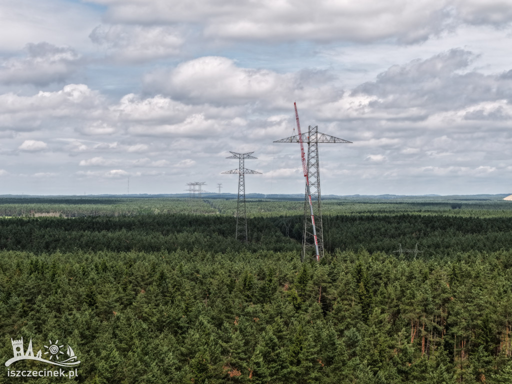 Biały Bór: rosną słupy nowej linii 400 kV PSE