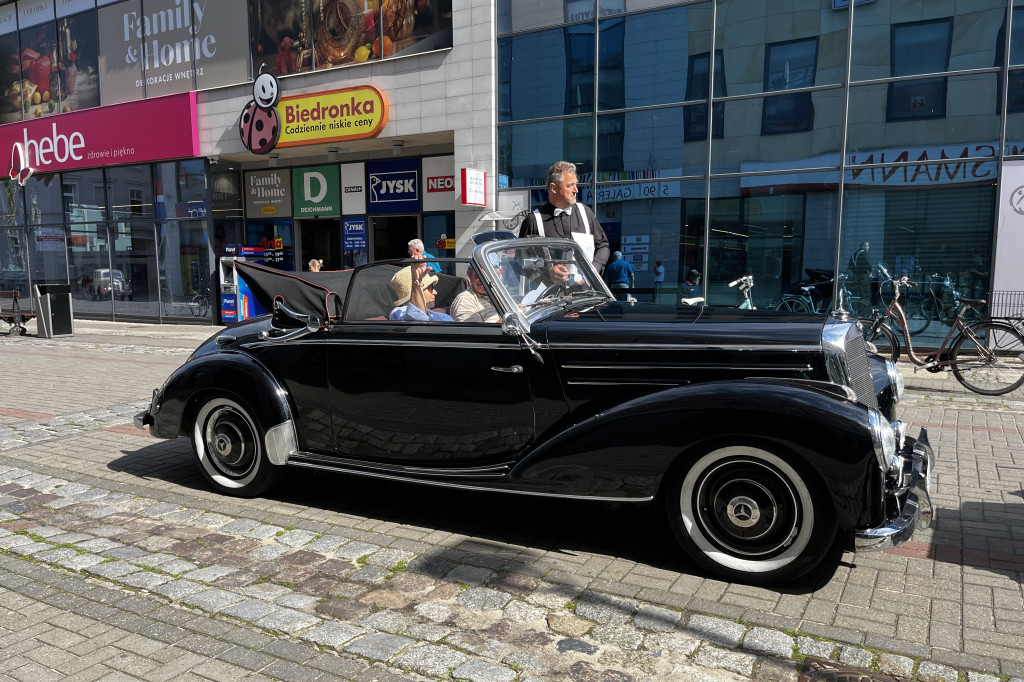 Dixie Rajd Old Mobile 2025 wystartował w Szczecinku