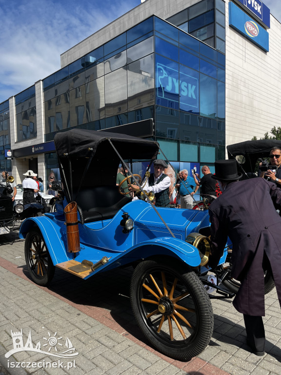 Dixie Rajd Old Mobile 2025 wystartował w Szczecinku