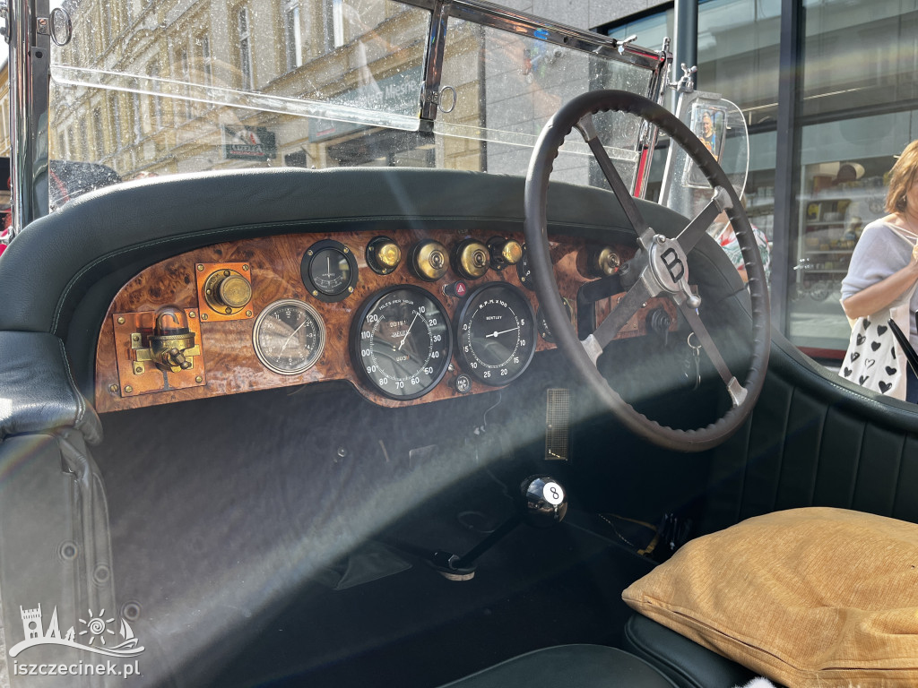 Dixie Rajd Old Mobile 2025 wystartował w Szczecinku