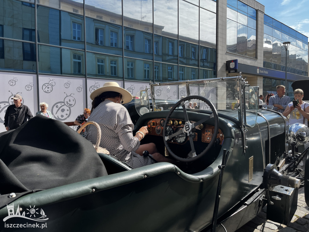 Dixie Rajd Old Mobile 2025 wystartował w Szczecinku