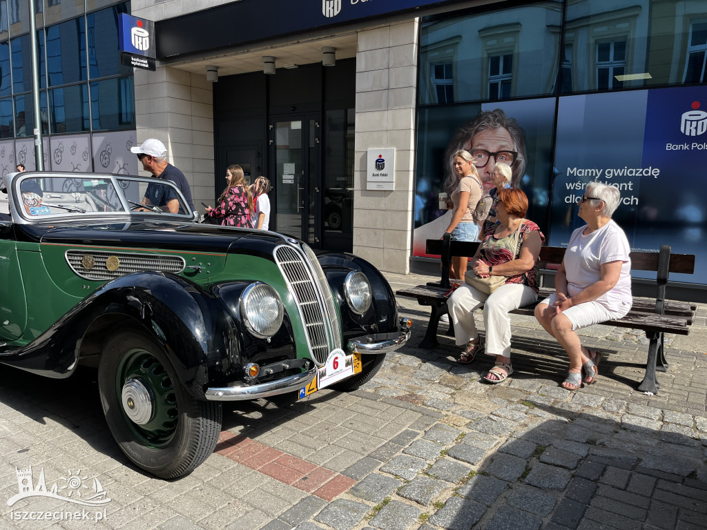 Dixie Rajd Old Mobile 2025 wystartował w Szczecinku