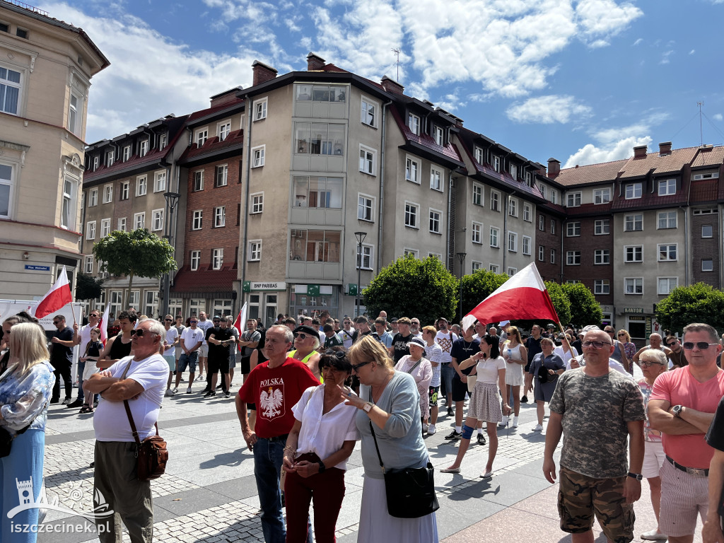 Protest „Stop imigracji” Konfederacji w Szczecinku
