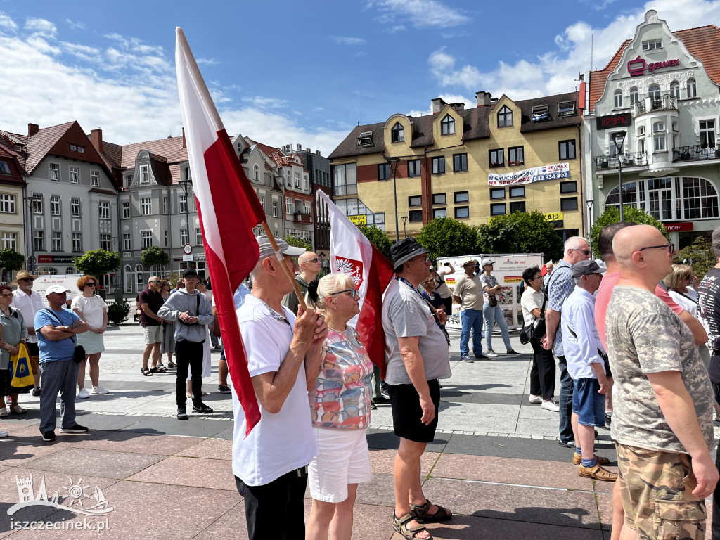 Protest „Stop imigracji” Konfederacji w Szczecinku