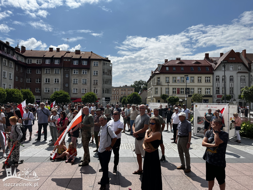 Protest „Stop imigracji” Konfederacji w Szczecinku