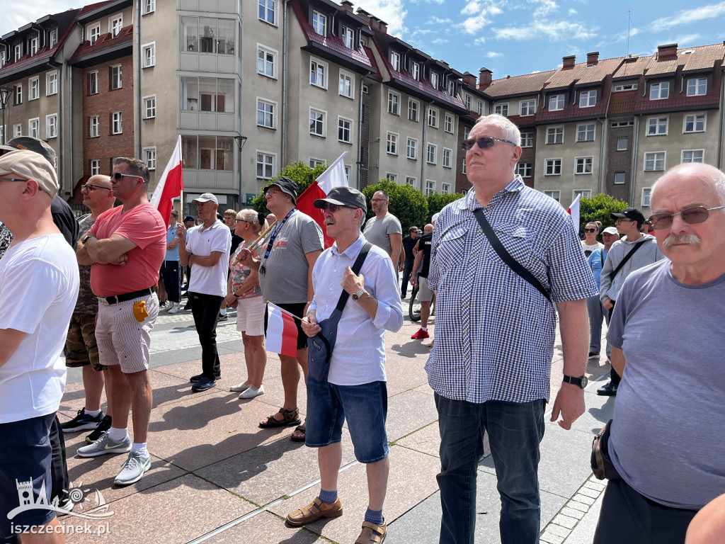 Protest „Stop imigracji” Konfederacji w Szczecinku