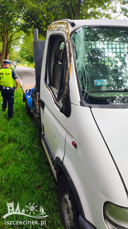 Zasłabł za kierownicą. Butle z gazem na jezdni