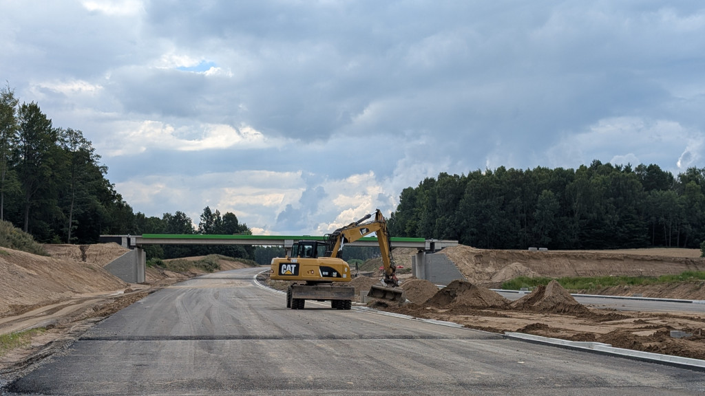 Z ziemi i z powietrza – S11 w budowie