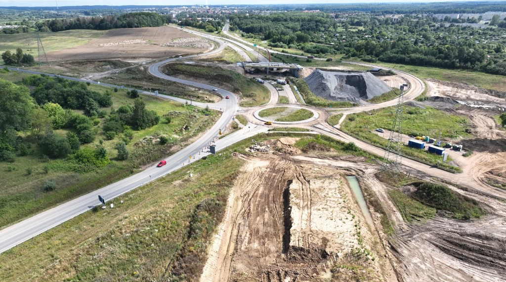 Z ziemi i z powietrza – S11 w budowie