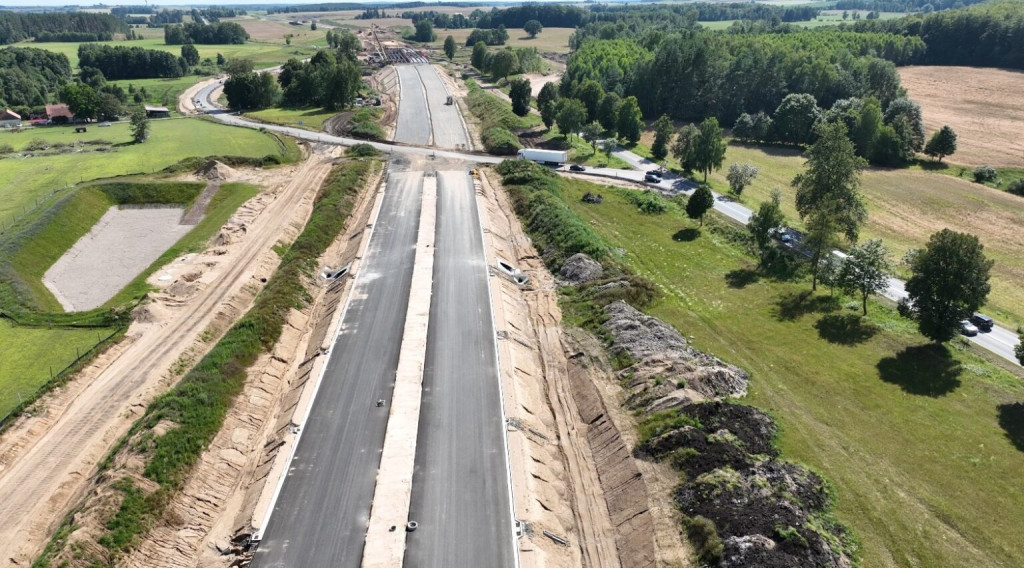 Z ziemi i z powietrza – S11 w budowie