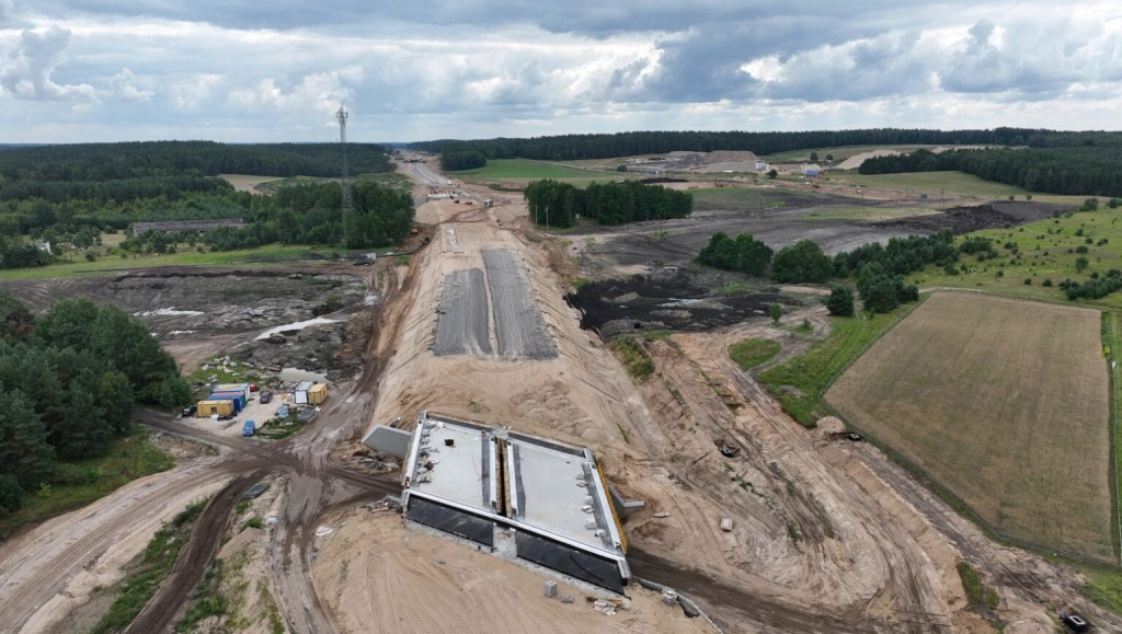 Z ziemi i z powietrza – S11 w budowie