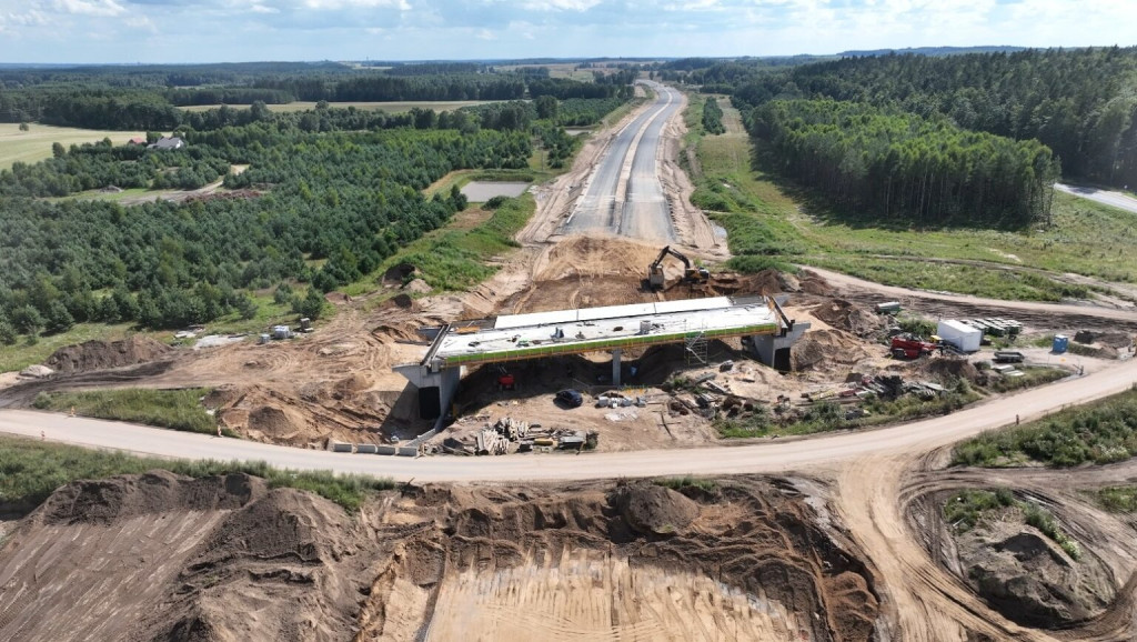 Z ziemi i z powietrza – S11 w budowie