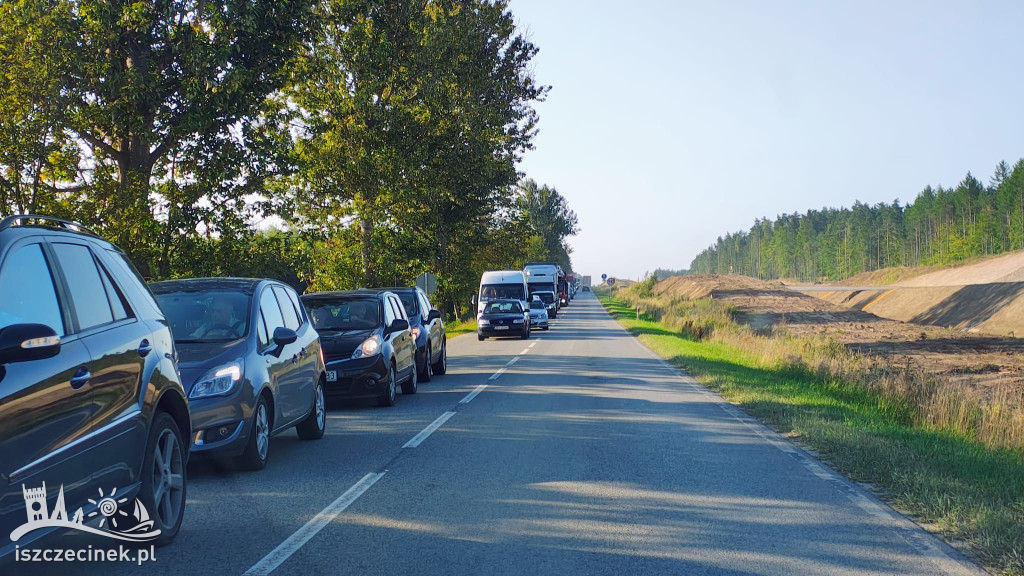 Trudny poranek dla kierowców – dwa zdarzenia na głównych trasach