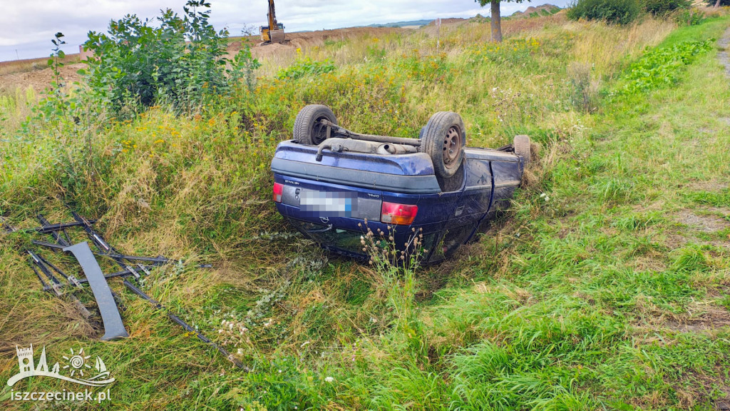Auto na dachu, służby dwa razy w akcji