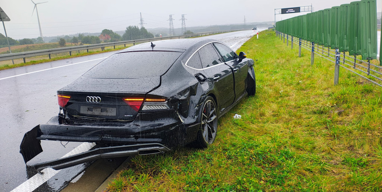 Rozbite Audi na obwodnicy Szczecinka