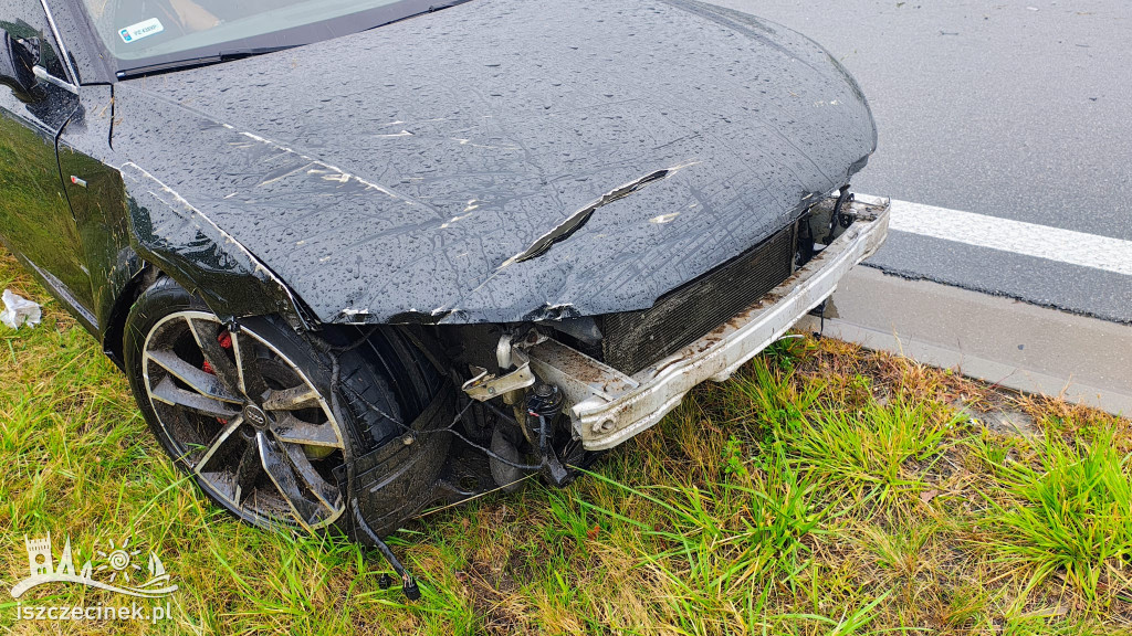 Rozbite Audi na obwodnicy Szczecinka