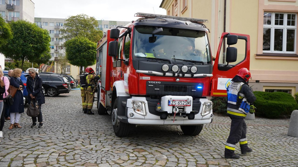 Alarm, dym i podnośnik straży