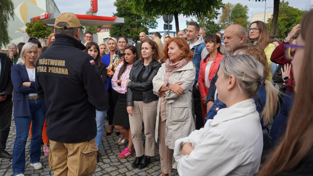 Alarm, dym i podnośnik straży
