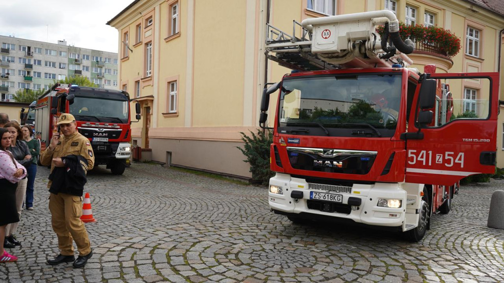 Alarm, dym i podnośnik straży