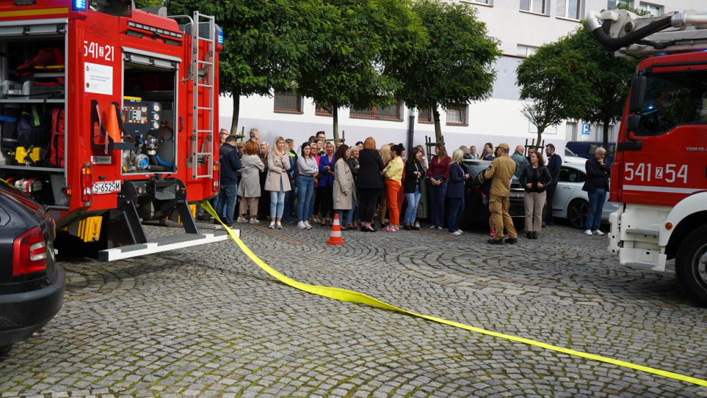 Alarm, dym i podnośnik straży