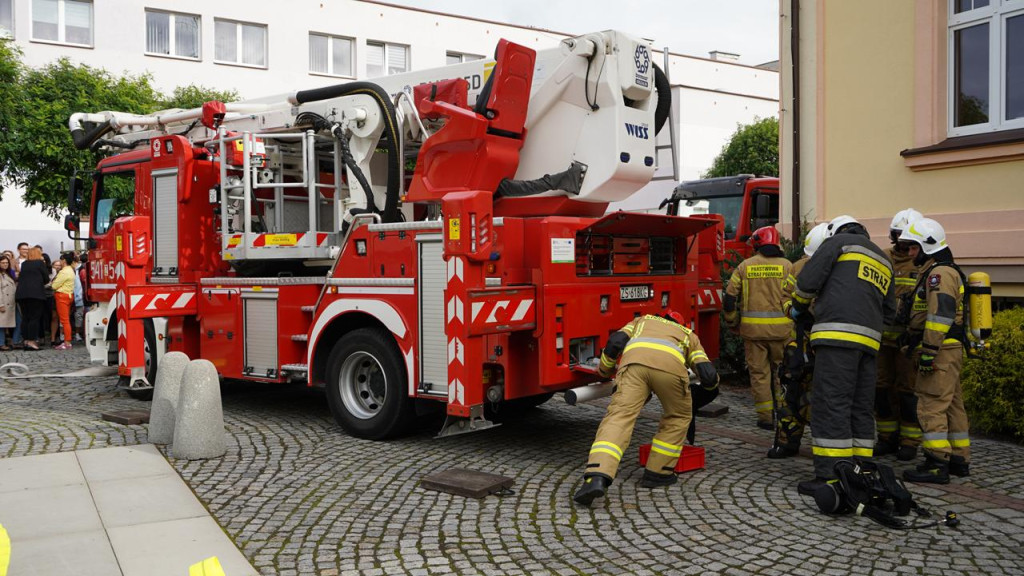 Alarm, dym i podnośnik straży