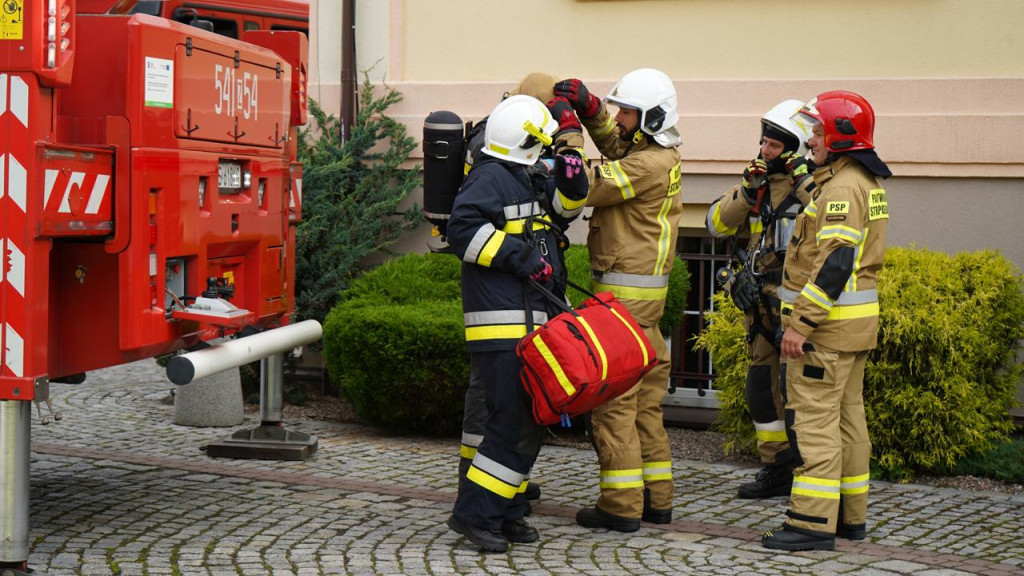 Alarm, dym i podnośnik straży
