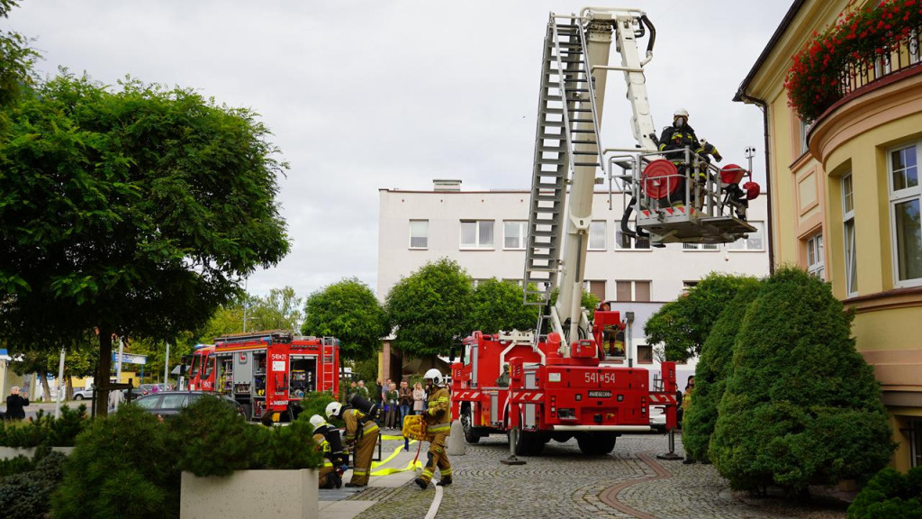 Alarm, dym i podnośnik straży