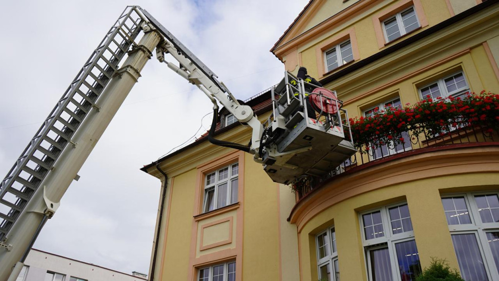 Alarm, dym i podnośnik straży