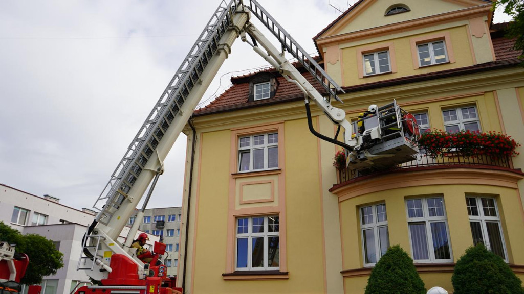 Alarm, dym i podnośnik straży