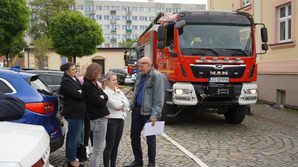Alarm, dym i podnośnik straży