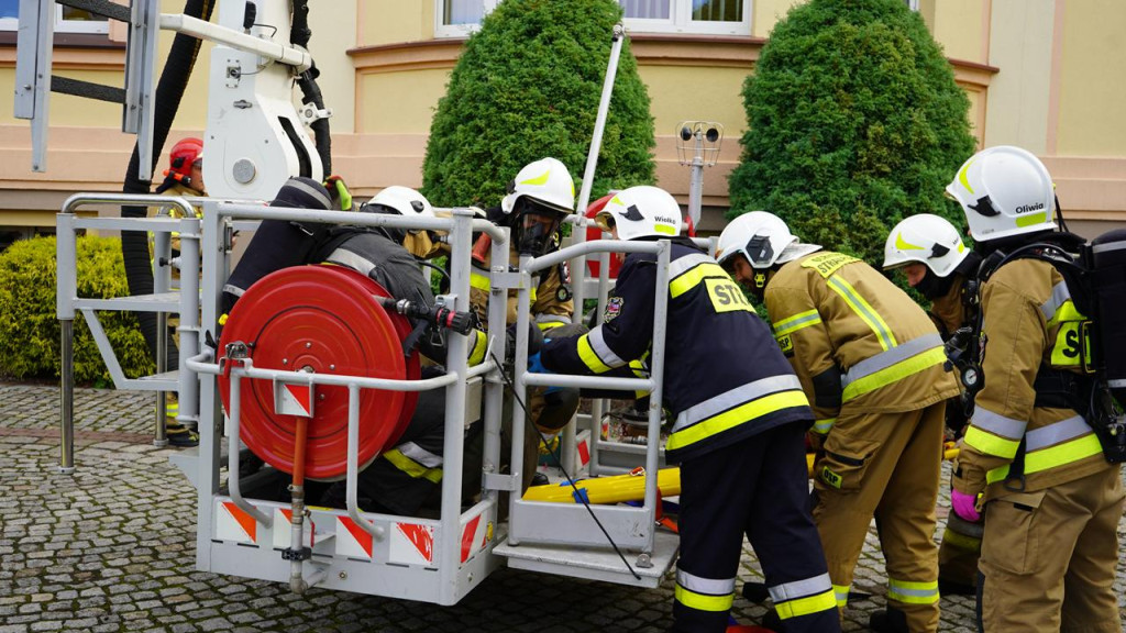 Alarm, dym i podnośnik straży