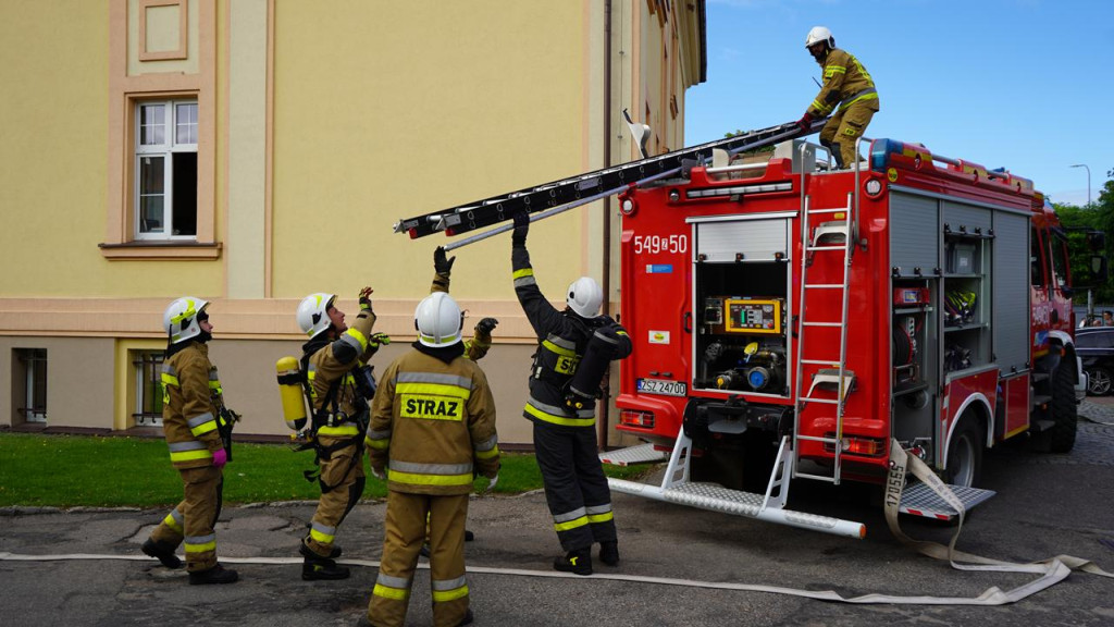 Alarm, dym i podnośnik straży