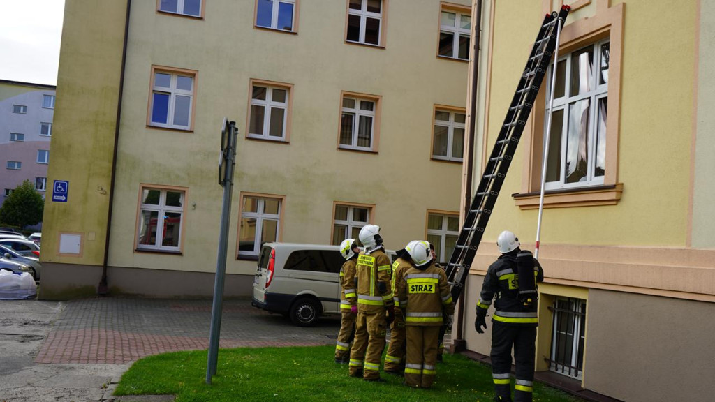 Alarm, dym i podnośnik straży