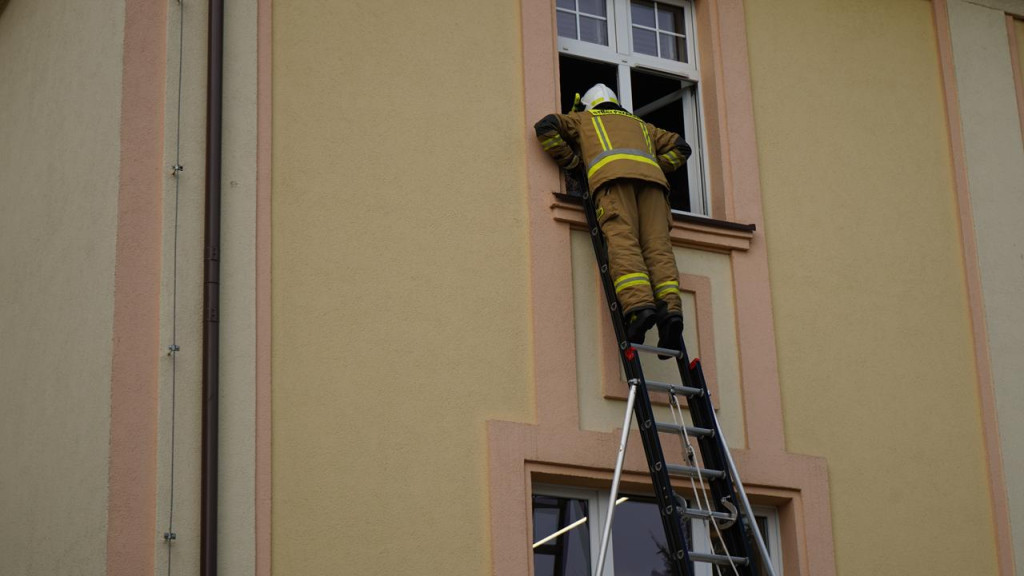Alarm, dym i podnośnik straży