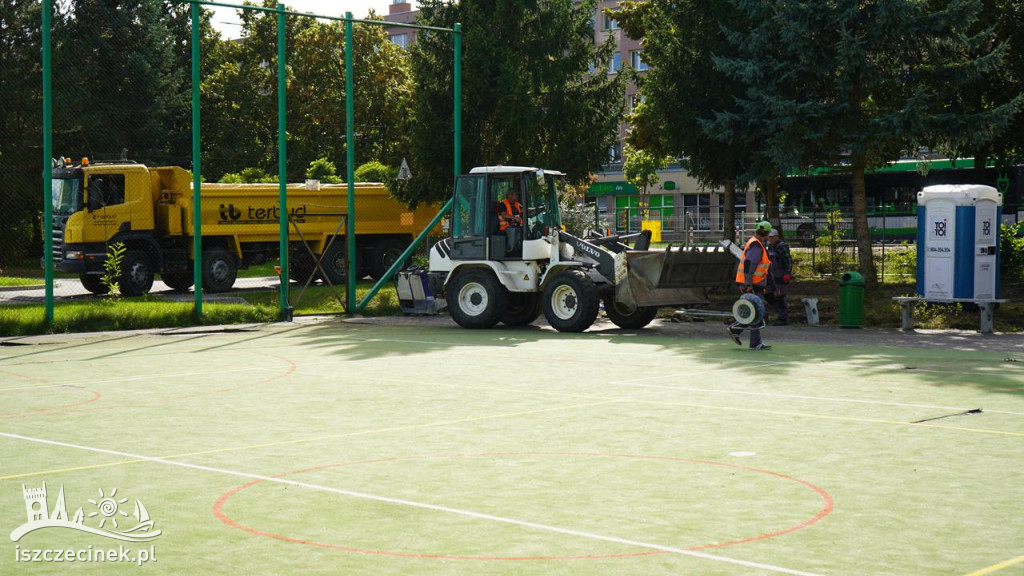 ZST zyska zadaszone boisko – trwa przebudowa  obiektu