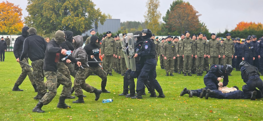 Wojskowy ceremoniał w Białym Borze