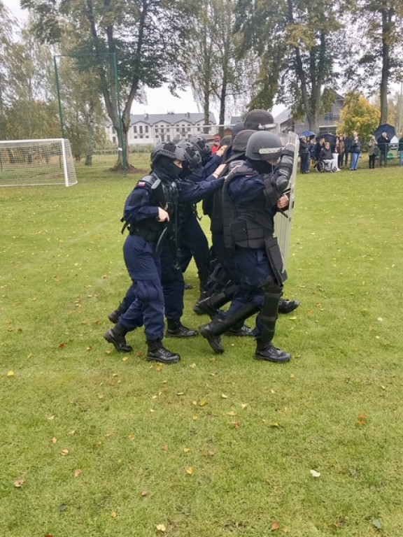 Wojskowy ceremoniał w Białym Borze