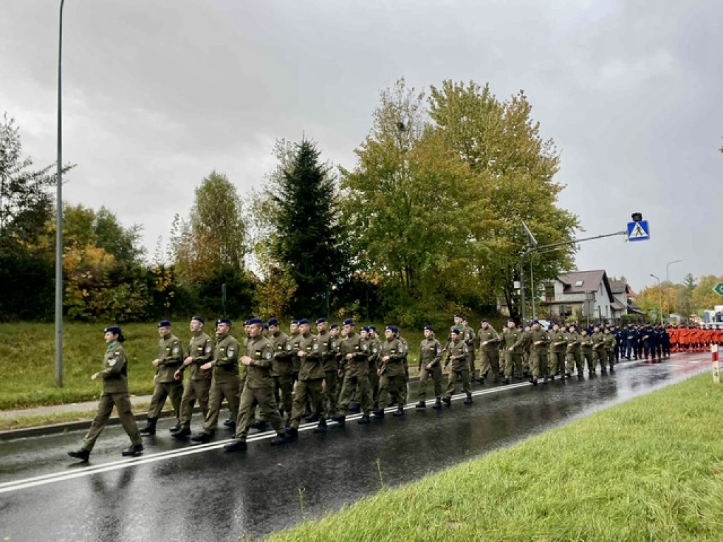 Wojskowy ceremoniał w Białym Borze