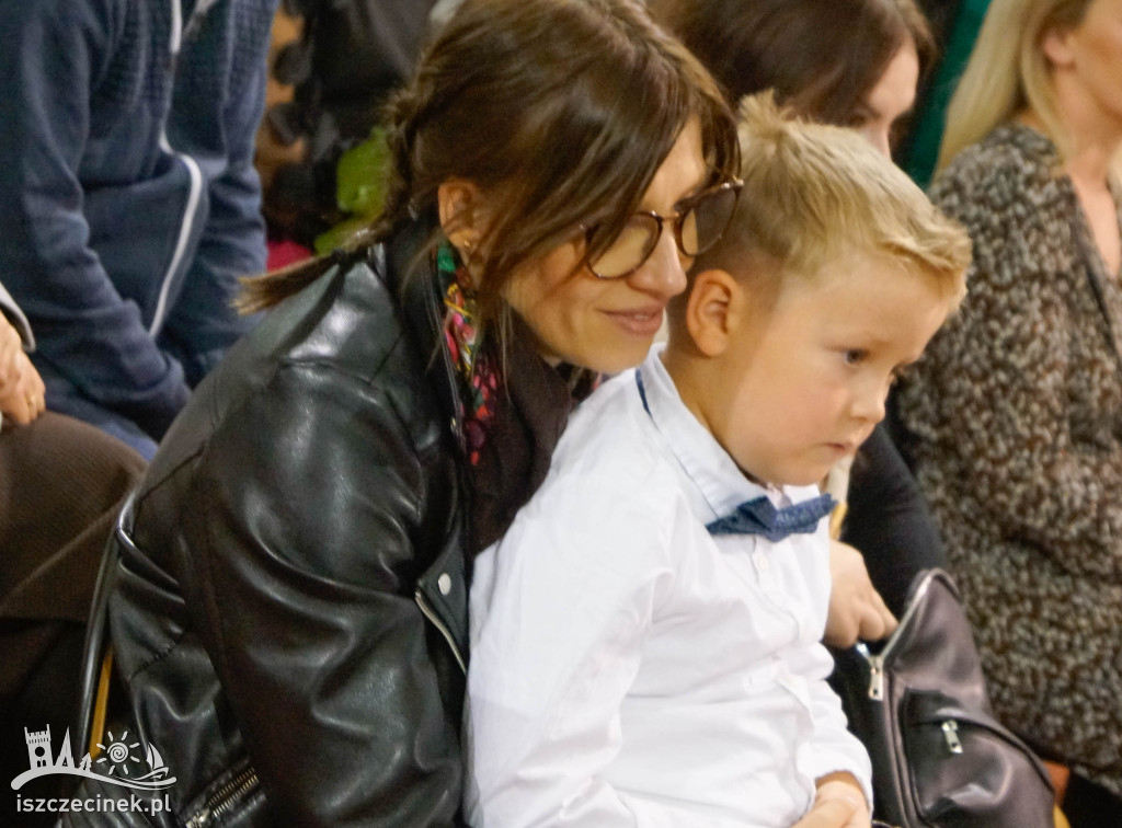 Dzień Edukacji Narodowej w Żółtnicy. Wzruszenia, gratulacje i pasowanie pierwszoklasistów