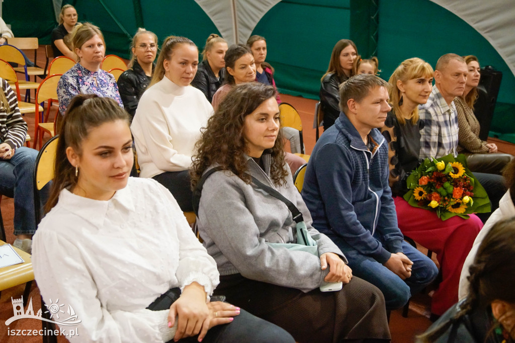 Dzień Edukacji Narodowej w Żółtnicy. Wzruszenia, gratulacje i pasowanie pierwszoklasistów